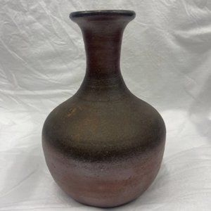 DECORATIVE VASE